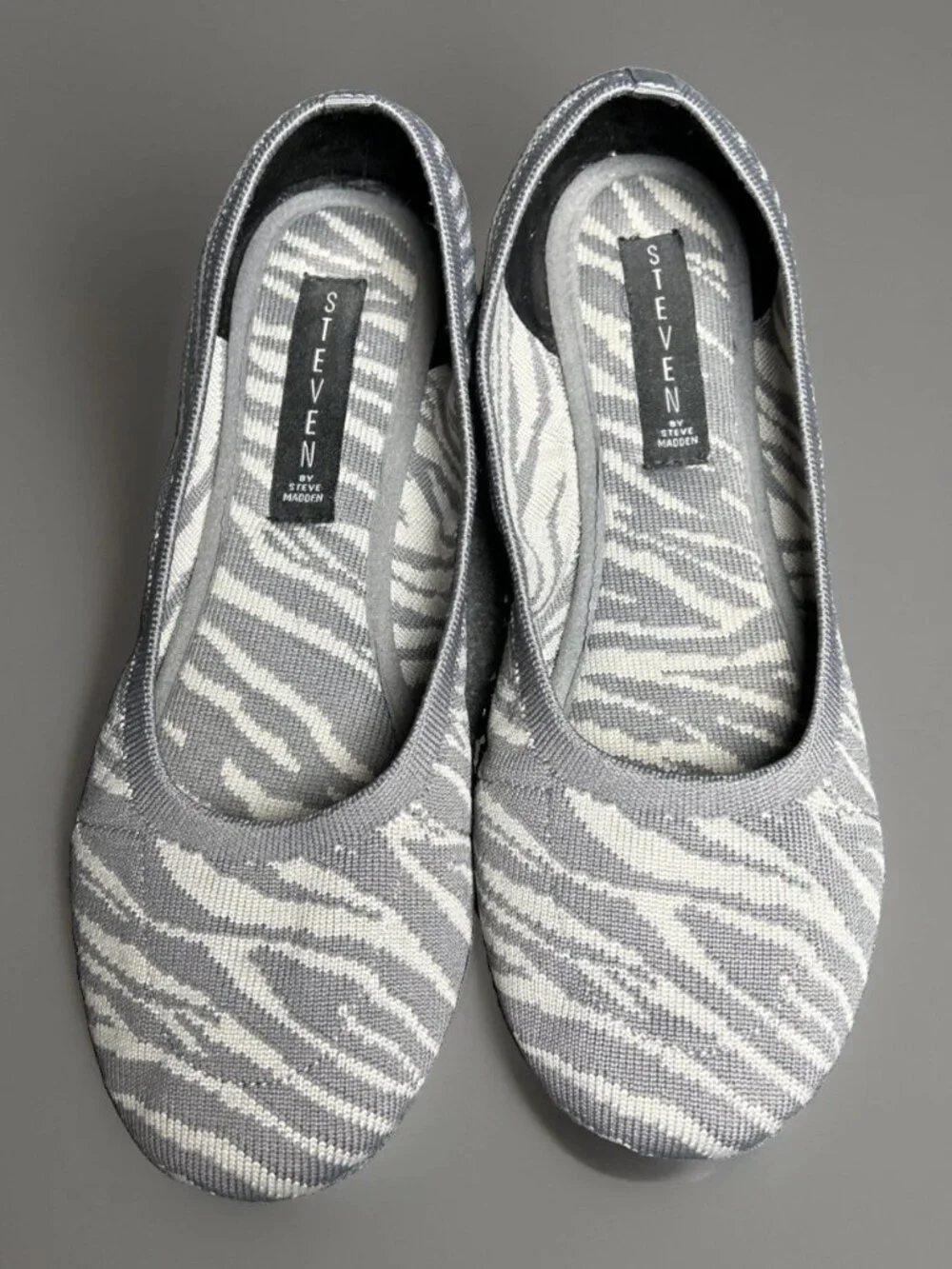 Steven by Steve Madden Women's 8.5 Zebra Print Slip On Flats Gray White Knit